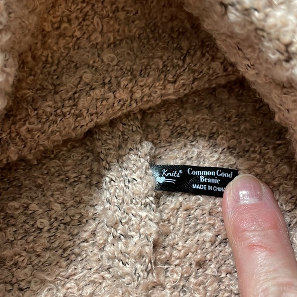 Britt’s Knits Common Good beanie NWT - Picture 5 of 6